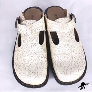 Ingario Happy pearl color a dusky white clog